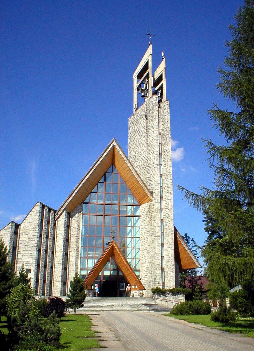 Kościół Świętego Krzyża - Autorstwa Tomasz skowronski - Praca własna, CC BY-SA 3.0, https://commons.wikimedia.org/w/index.php?curid=10133588